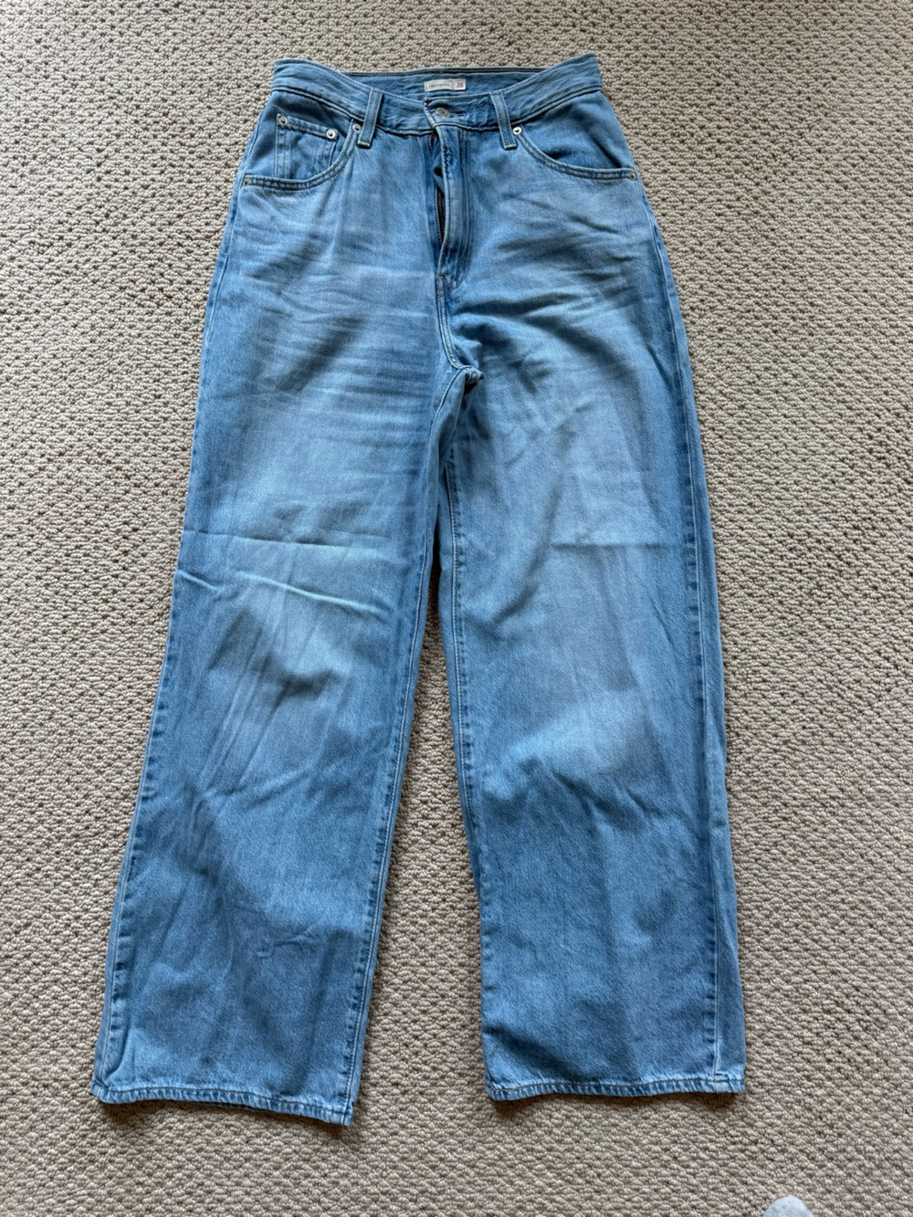 Levi's Women's Straight Leg Jeans - Light Blue with cinch waist